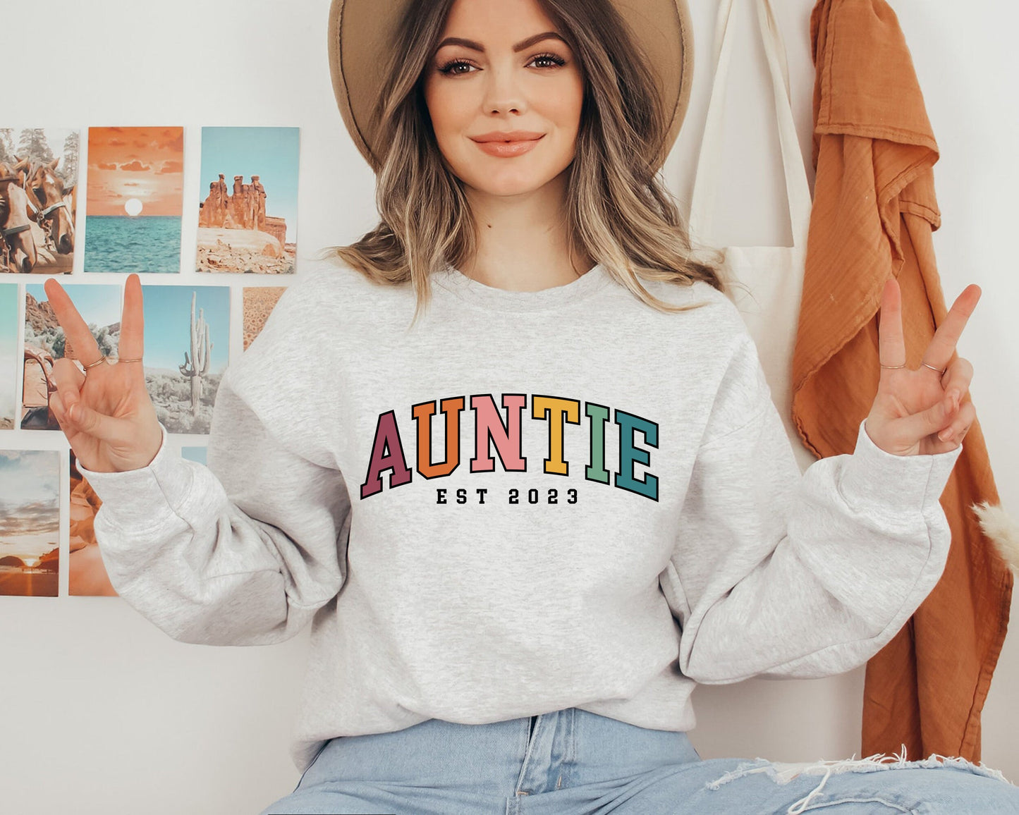 Retro Auntie Est Sweatshirt