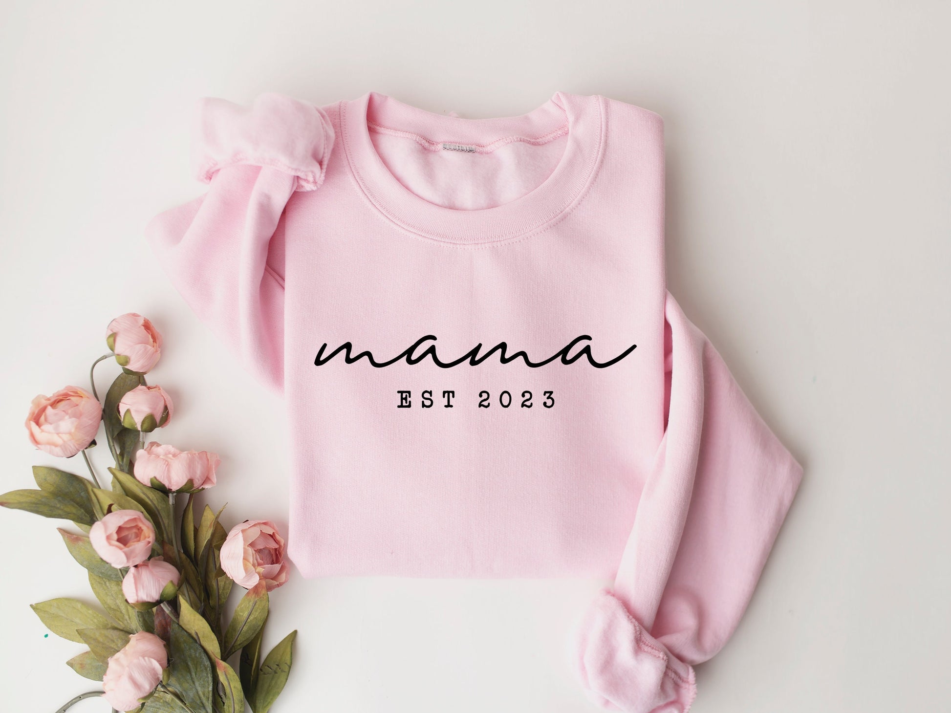 Mama Est Sweatshirt, Mama Est 2022 Sweatshirt, Custom Mom Sweatshirt, Mom Gift, New Mom Gift, Mama Sweatshirt, Gift for Mom, Retro Mom