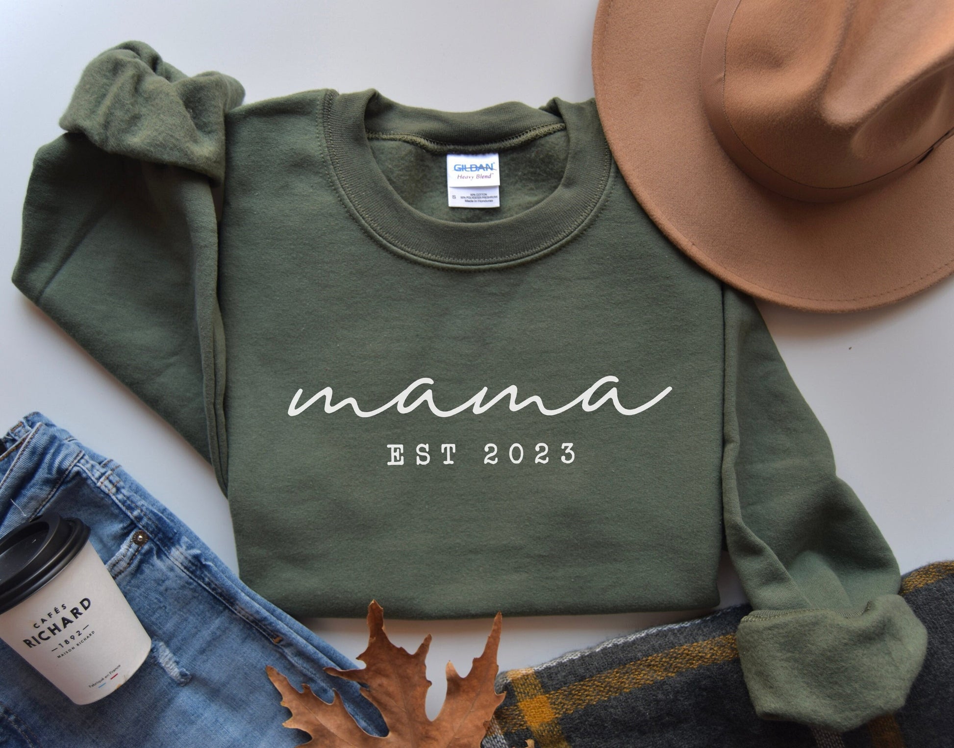 Mama Est Sweatshirt, Mama Est 2022 Sweatshirt, Custom Mom Sweatshirt, Mom Gift, New Mom Gift, Mama Sweatshirt, Gift for Mom, Retro Mom